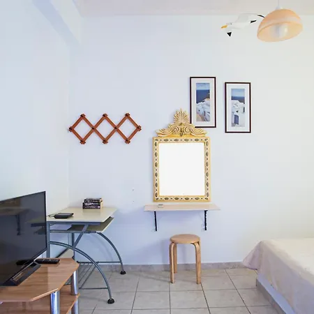 Aparthotel The Birds Incl Car And Breakfast And Airport Pick Up Perissa (Santorini)