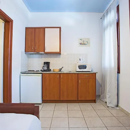 The Birds Incl Car And Breakfast And Airport Pick Up Perissa (Santorini)